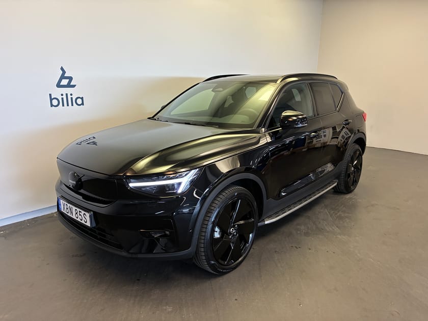 Bild 1 av Volvo EX40 Twin Motor Performance UltraBlackSE / 360 Kamera / Panoramatak / BLIS / Harman/Kardon /