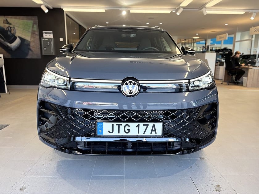 Bild 2 av Volkswagen Tiguan eHybrid R-Line-Edition BLACK STYLE LEV 4395kr/mån