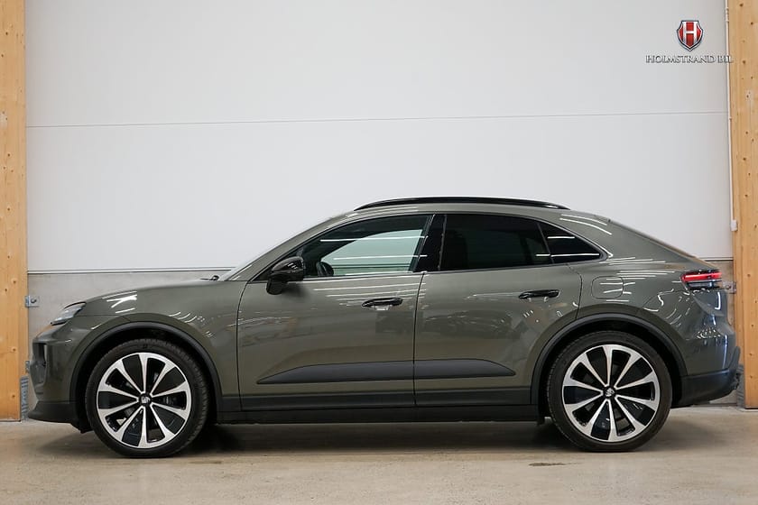 Bild 1 av Porsche Macan 4 Electric 388hk Sport chrono Drag Pano BOSE 360 14vägs