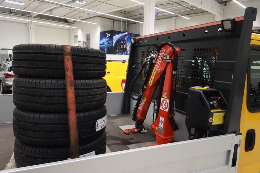 Bilde 5 av Iveco eDaily 42-ELEC Karosseri Crew Cab 42S14E ES4C ACC/Krok/Plan/Kran/Innredning