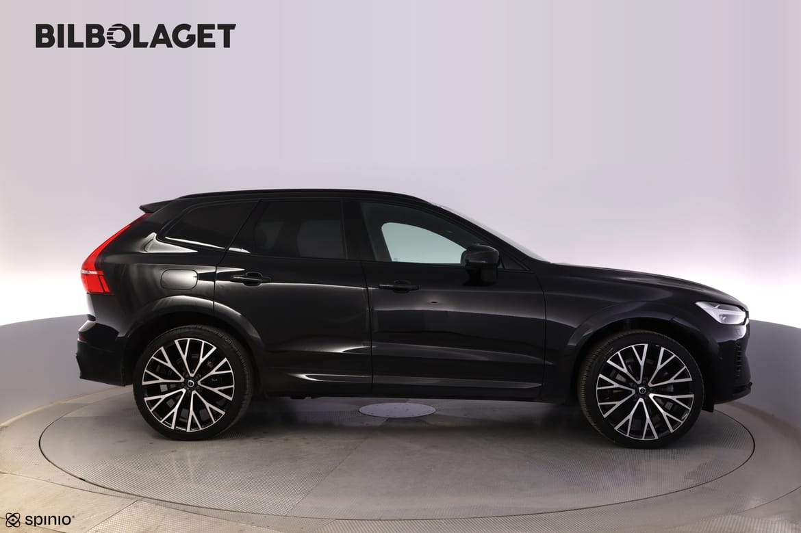 Volvo XC60 2022 - miniatyr 2