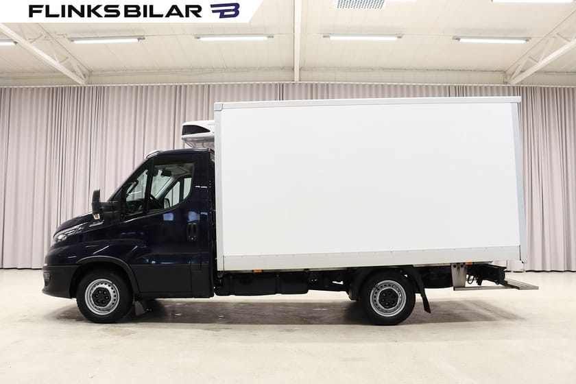 Bild 2 av Iveco Daily 35-140 Chassi Cab 136K Automat Kylbil Nattkyla Kamera 2423Mil Moms