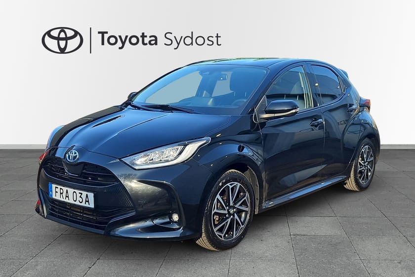 Bild 1 av Toyota Yaris Hybrid – Active Plus Nyckelfri start Backkamera Rattvärme LED strålkastare
