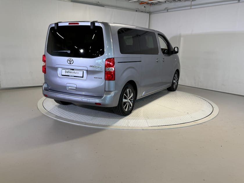 Bilde 3 av Toyota Proace Verso Electric Long 75 8-Seter ACC/Oppv.ratt/Navi/Kam/Dab+