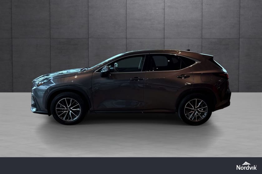 Bilde 2 av Lexus NX 450h+ Executive tech