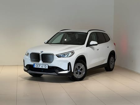 BMW iX1 eDrive20 eDrive20, Drag, Navigation, Backkamera, Rattvärme