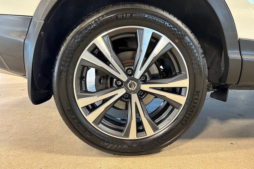 Bild 4 av Nissan Qashqai 1.3 DIG-T N-Connecta 360-kamera / Navigation / Keyless