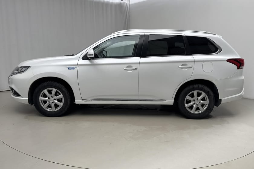 Bild 2 av Mitsubishi Outlander PHEV 2.0 Plug-in Hybrid 4WD (121hk) City