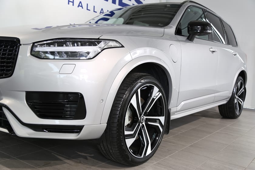 Bild 4 av Volvo XC90 7 Säten T8 Ultra Dark Edition | Drag | B&W | HUD | 360° | Luftfjädring |