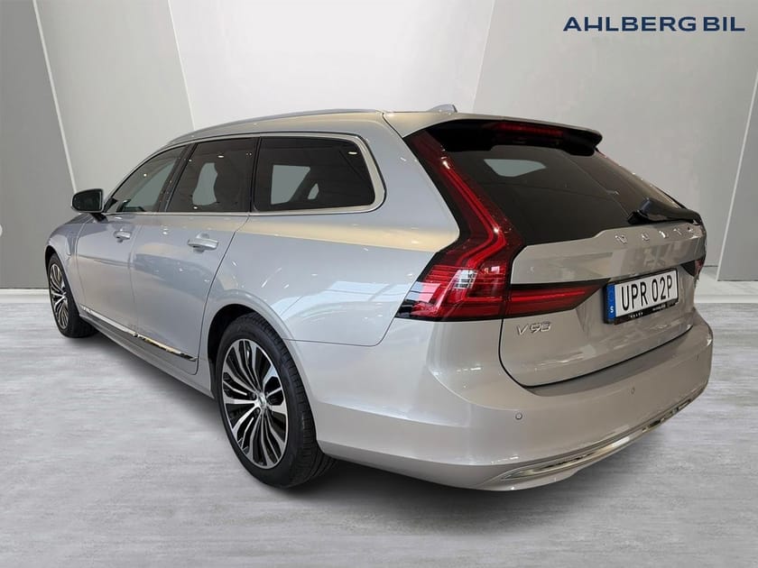 Bild 3 av Volvo V90 T6 Core Edition II, Dragkrok Halvautomatisk, Parkeringskamera Bak, Baklucka Elmanövrerad, Google Maps