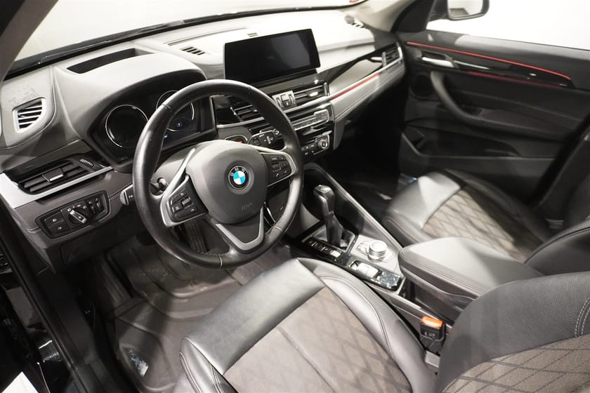 Bild 4 av BMW X1 xDrive25e xLine Connected LED HUD PA