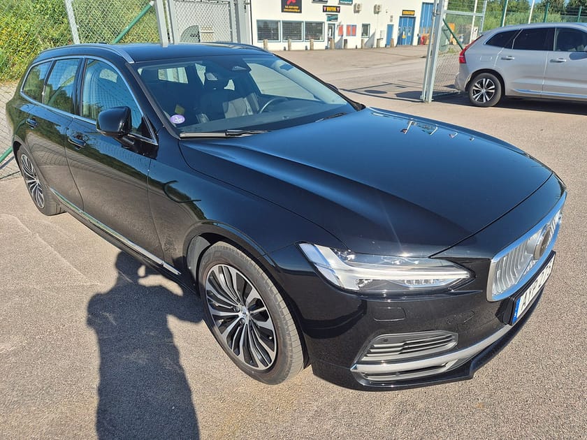 Bild 2 av Volvo V90 T6 Recharge Core Bright plug in AWD 350HK 4x4
