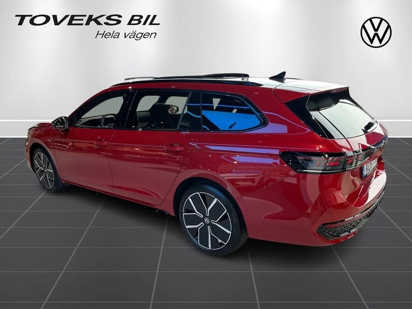 Bild 2 av Volkswagen Passat Variant eHybrid E-HYBRID 272 DSG6 R-LINE