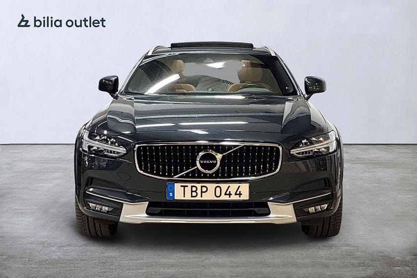 Bild 2 av Volvo V90 Cross Country D5 AWD Pro 235hk Panorama B&W Navi Drag