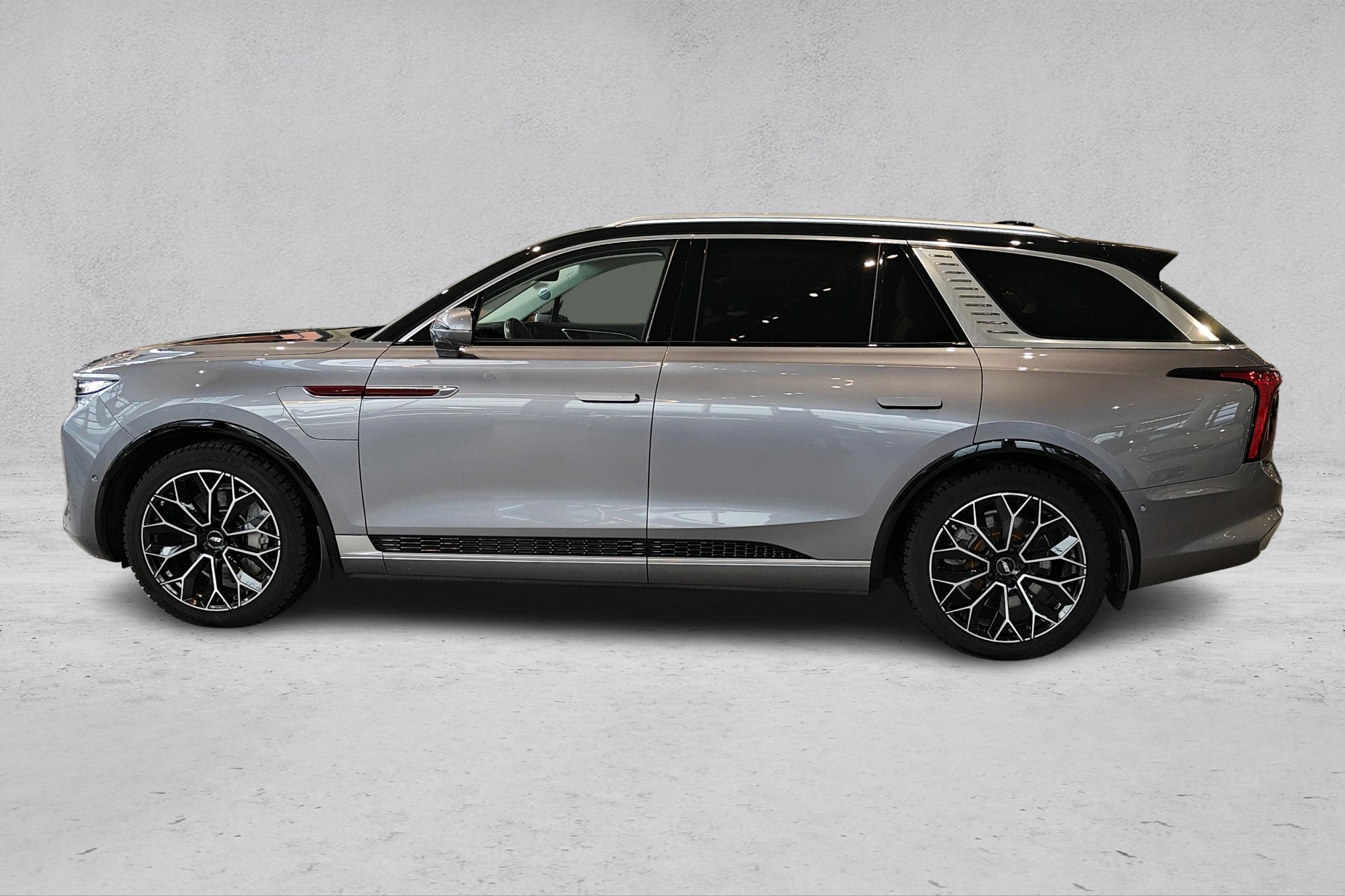 Thumnail bilde 1 av Hongqi E-HS9 Exclusive