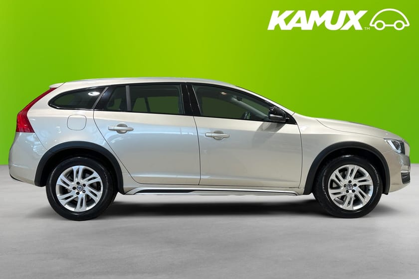 Bild 2 av Volvo V60 Cross Country D4 Geartronic Momentum Dragkrok 190 hk