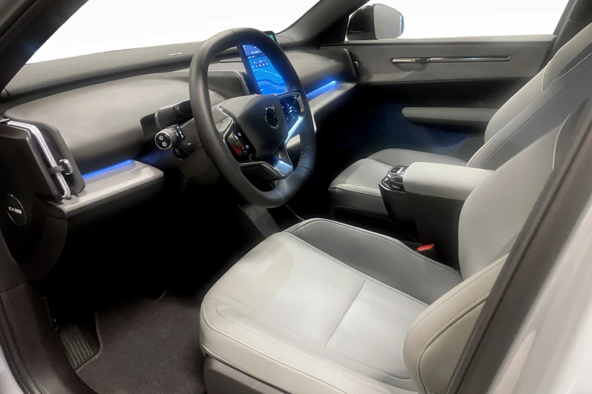 Volvo EX30 Cross Country Twin Motor Performance