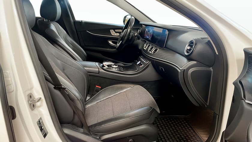 Bild 3 av Mercedes-Benz E 200 T 9G-Tronic 197Hk  / 360° / Drag