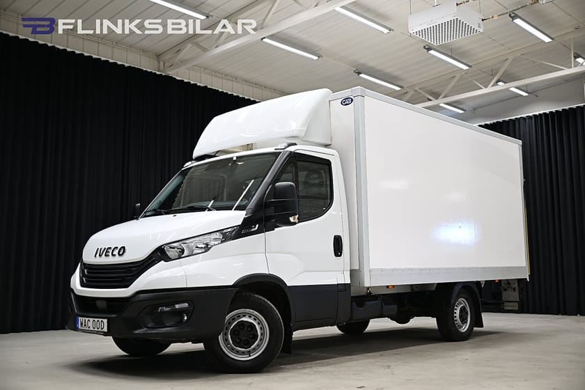 Bild 1 av Iveco Daily 35-140 Chassi Cab 136HK Automat|Volymskåp|Bg-lyft|Sidodörr|Backkamera