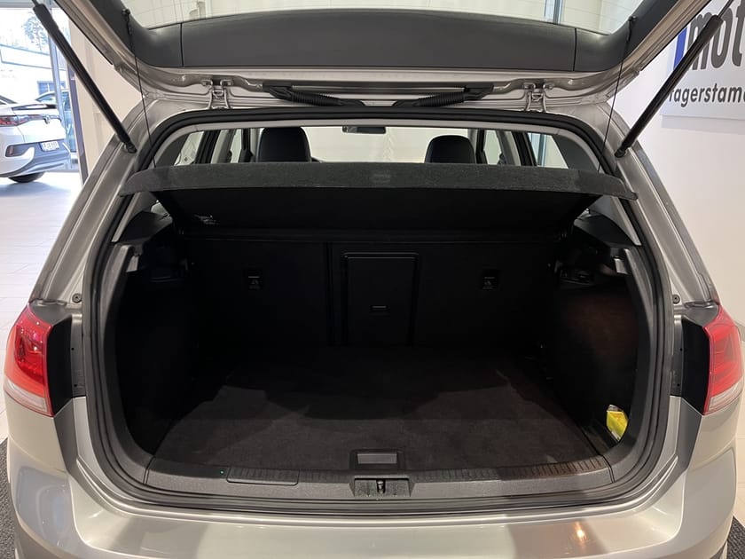 Bild 5 av Volkswagen Golf TDI 110hk 4M Drag/Värmare Nyservad Maj-26