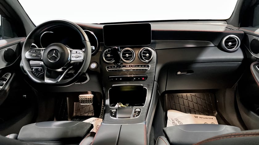 Bild 4 av Mercedes-Benz GLC 300 de Coupé 4MATIC AMG LINE PLUS/DRAG/360