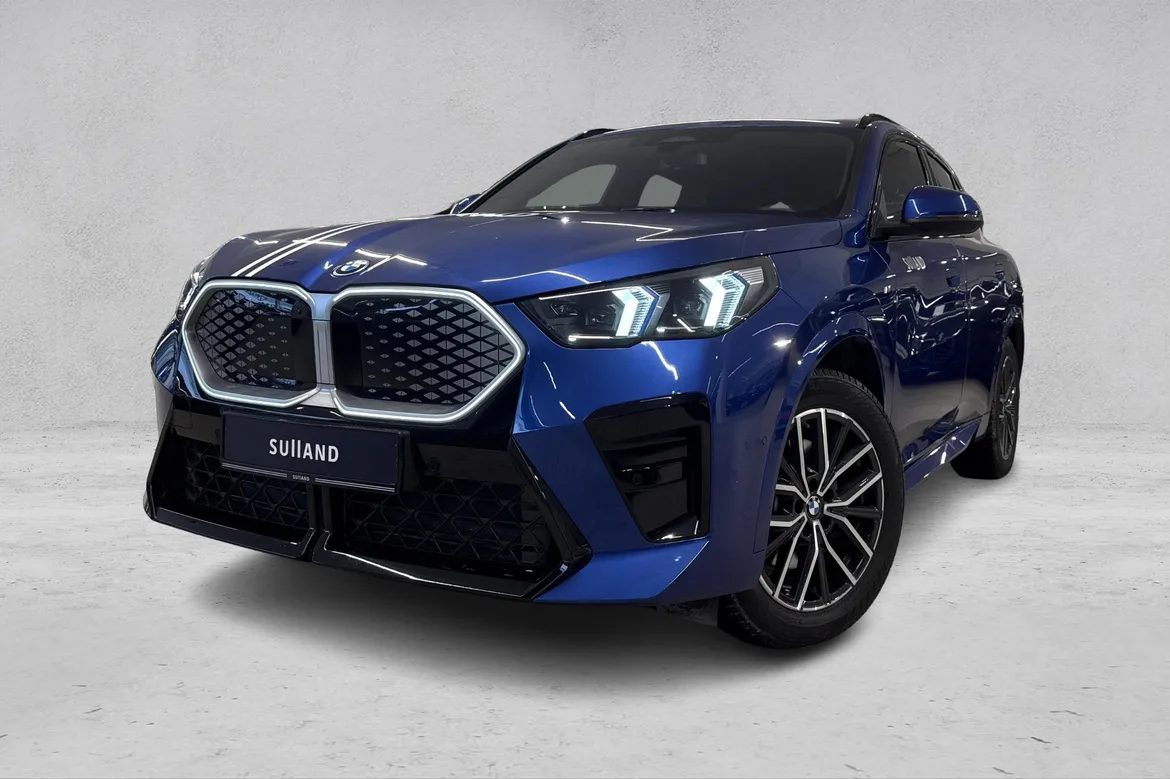 Bilde av BMW iX2 xDrive30