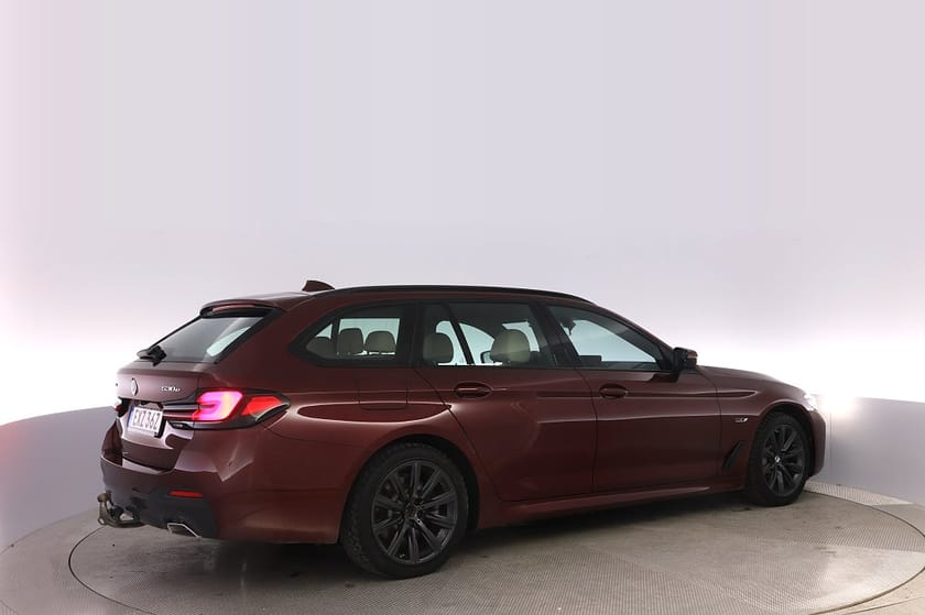 Bild 3 av BMW 530e xDrive Touring M Sport DRAG RATTVÄRME V-HJUL MOMS