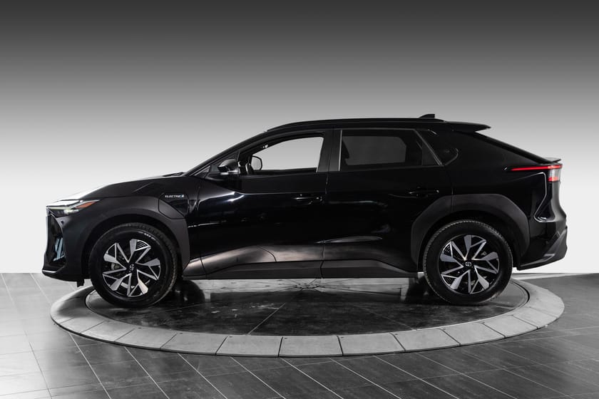 Bilde 5 av Toyota bZ4X Active Tech 2024 – AWD | Sort | Velutstyrt
