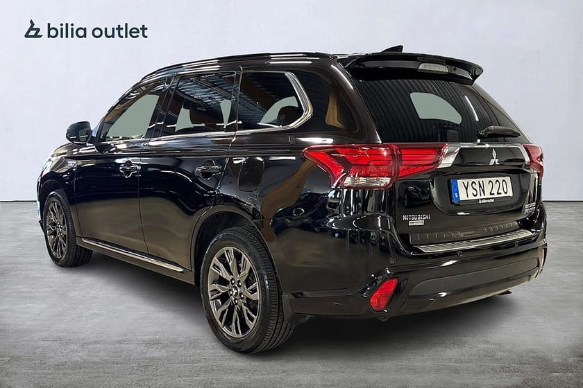 Bild 3 av Mitsubishi Outlander PHEV CVT Edition 100 4WD/ 360 Kamera/ Panorama/Elstol