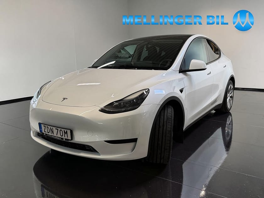 Bild 5 av Tesla Model Y Standard Range RWD Dragkrok Panorama