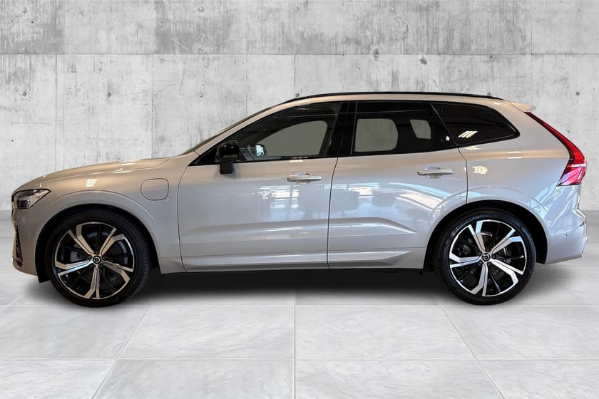 Bilde 2 av Volvo XC60 T8 Ultimate Dark Luft/Krok/Panorama/H&K/360°/ACC/21"++