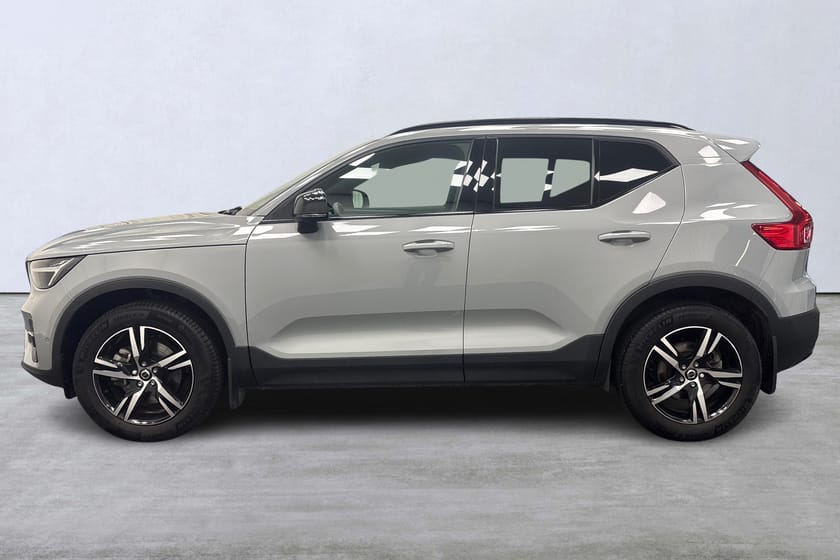 Bild 2 av Volvo XC40 B3 FWD Bensin Plus Dark