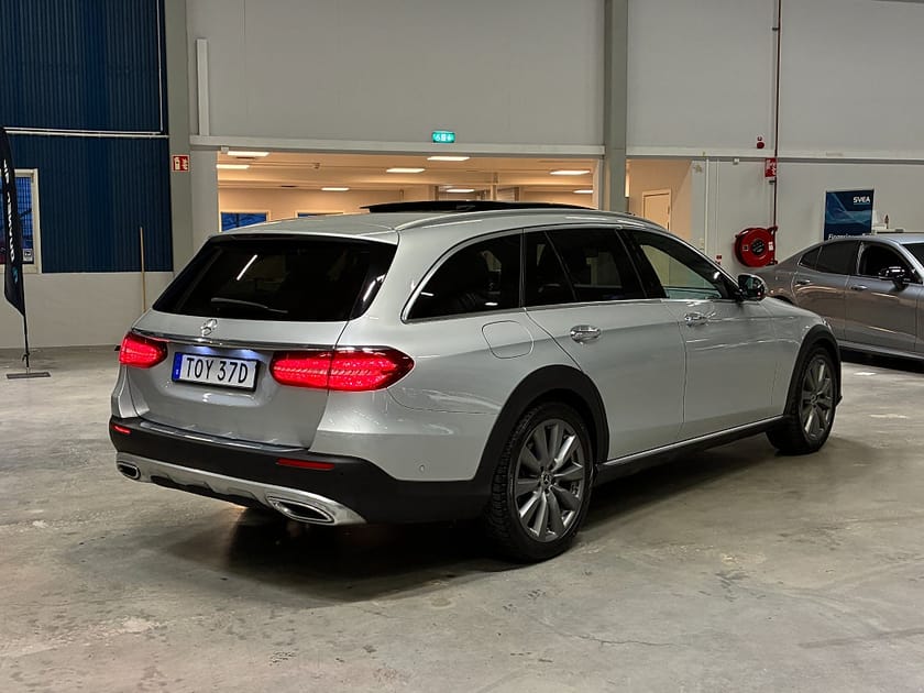 Bild 4 av Mercedes-Benz E 220 d 4MATIC All-Terrain 9G-Tronic | PANO | Burmester