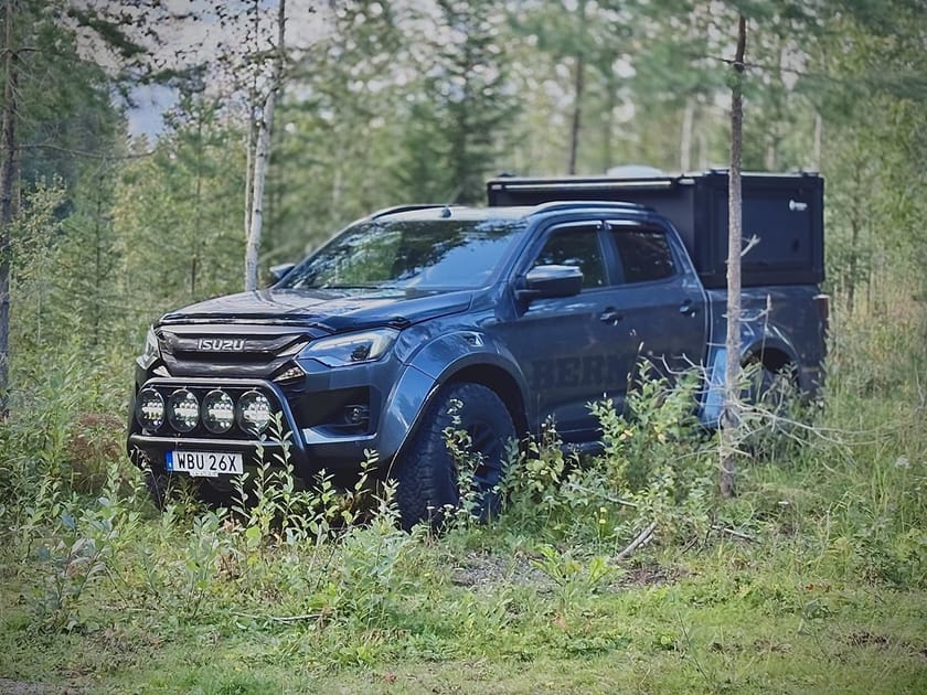 Bild 1 av Isuzu D-Max Crew Cab XRX AT35 Specialbyggnation JAKTBIL
