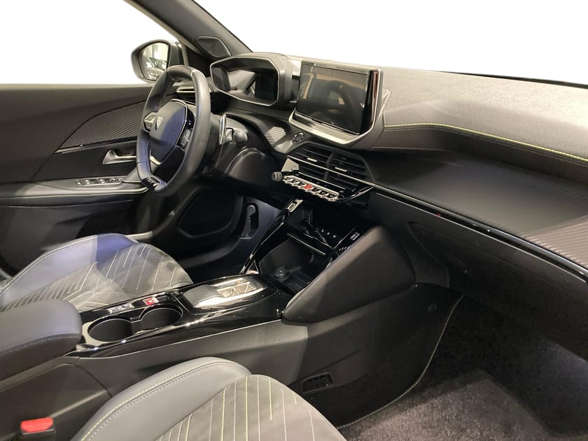 Bild 4 av Peugeot 2008 HYBRID 136 GT 145 A