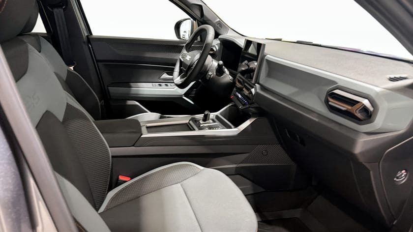 Bild 3 av Dacia Bigster Hybrid 155 EXTREME
