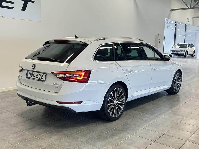 Bild 4 av Škoda Superb Kombi L&K 2.0 TDI 4x4 190hk Aut/drag