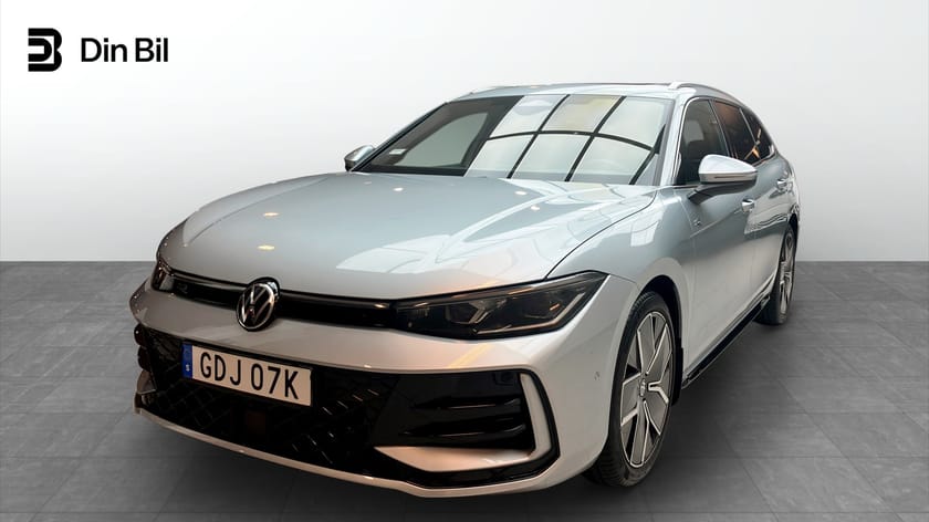 Bild 1 av Volkswagen Passat Sportscombi R-LINE 2.0 TDI 193HK 4MOTION Drag/Pano