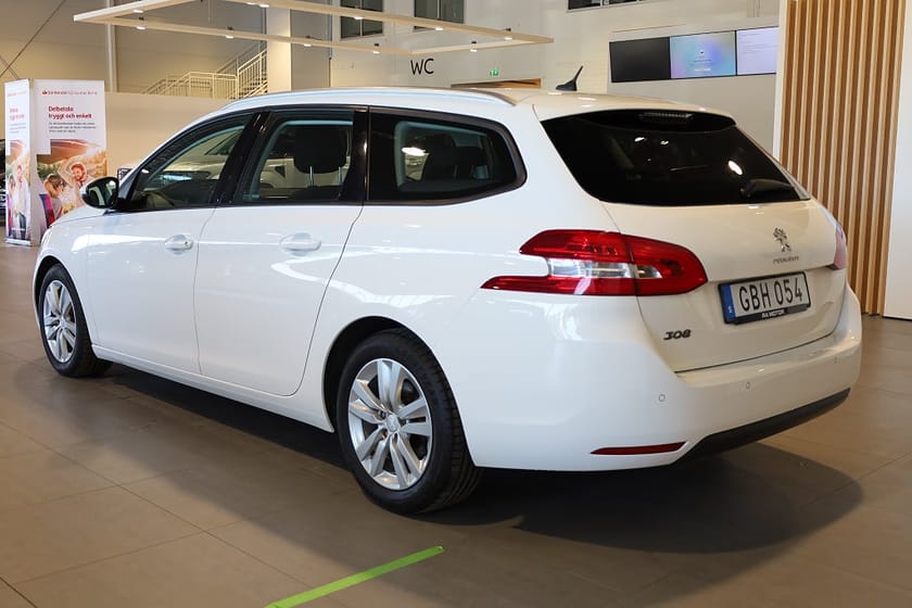 Bild 3 av Peugeot 308 SW 1,2 e-THP 110hk Active Kombi Panorama