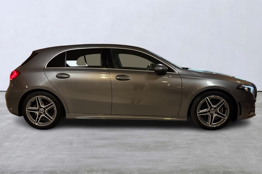 Bild 3 av Mercedes-Benz A 200 AMG-line