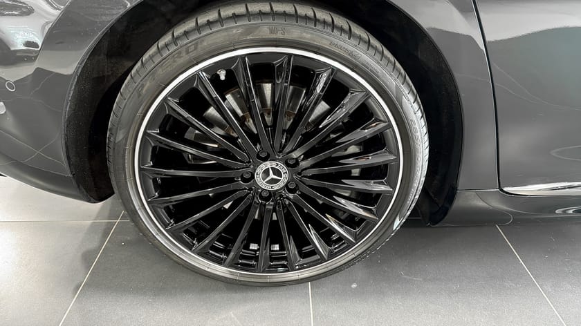 Bild 3 av Mercedes-Benz EQE 300 89 kWh, AMG PAKET / PREMIUM PLUS / 245hk, 21" ALU, 2023