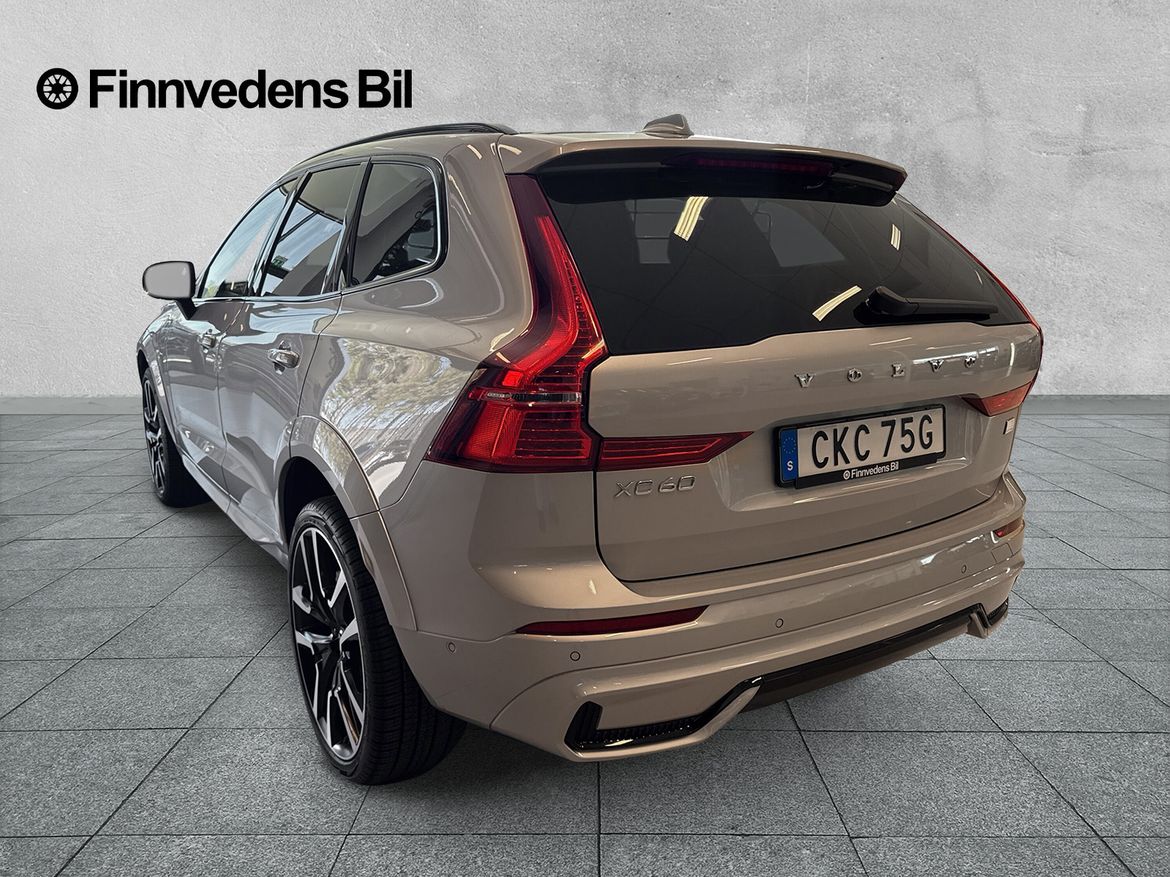 Volvo XC60 2022 - miniatyr 3