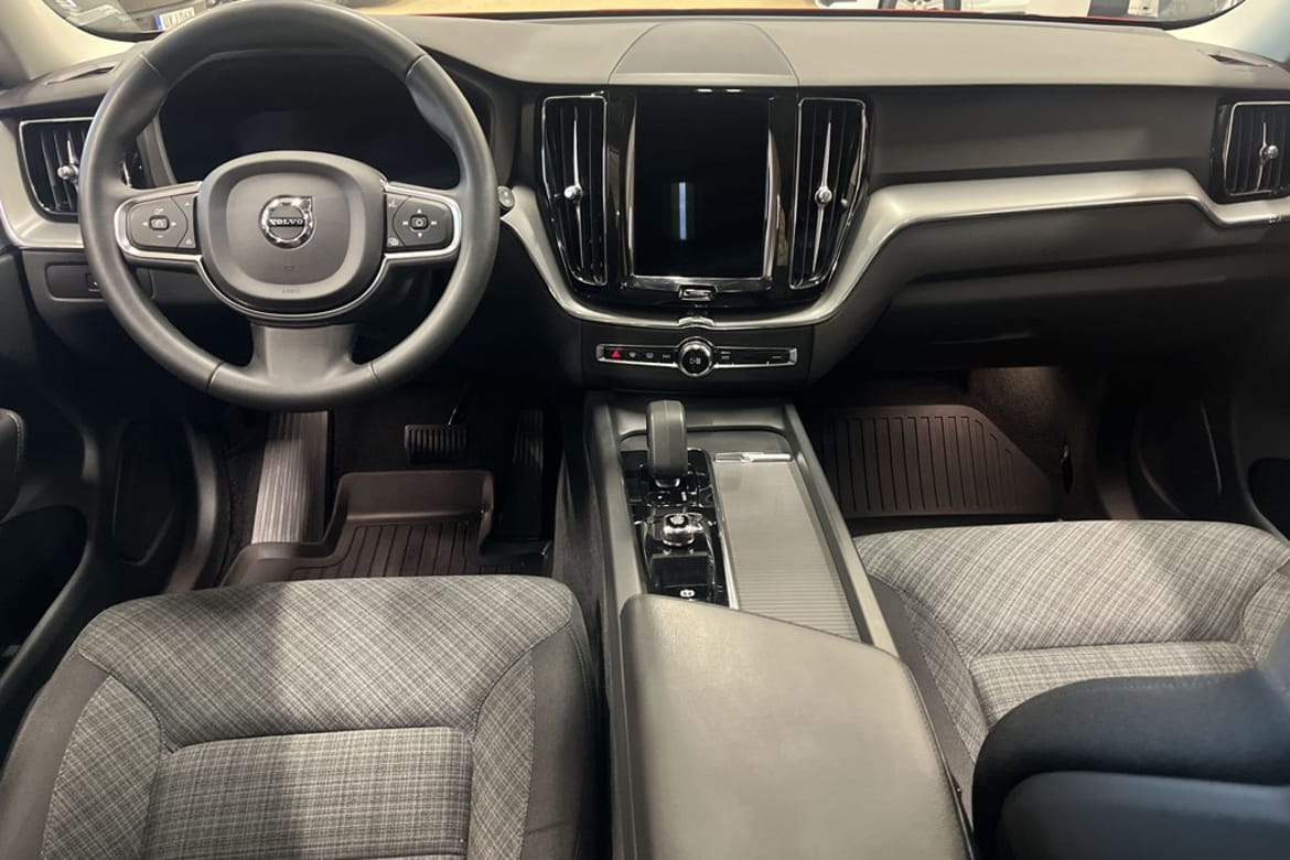 Volvo XC60 2023 - miniatyr 10