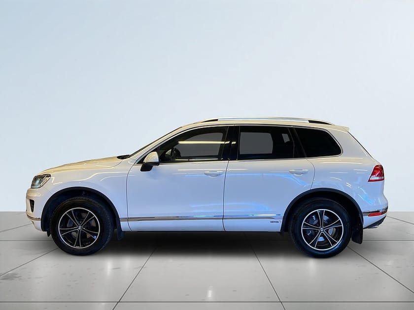 Bild 4 av Volkswagen Touareg 3.0 V6 TDI /MoK/S&V-däck/D-värm/Extraljus/Backkamera