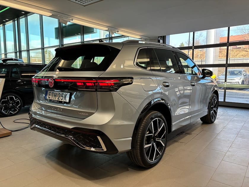 Bild 4 av Volkswagen Tiguan eHybrid R-Line-Edition SNABB LEV 4595kr/mån tom 24/5