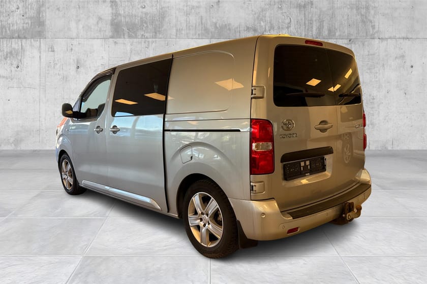 Bilde 3 av Toyota Proace Comfort /Krok/R.kam/Headup/Skyvedører/BLIS/Navi++