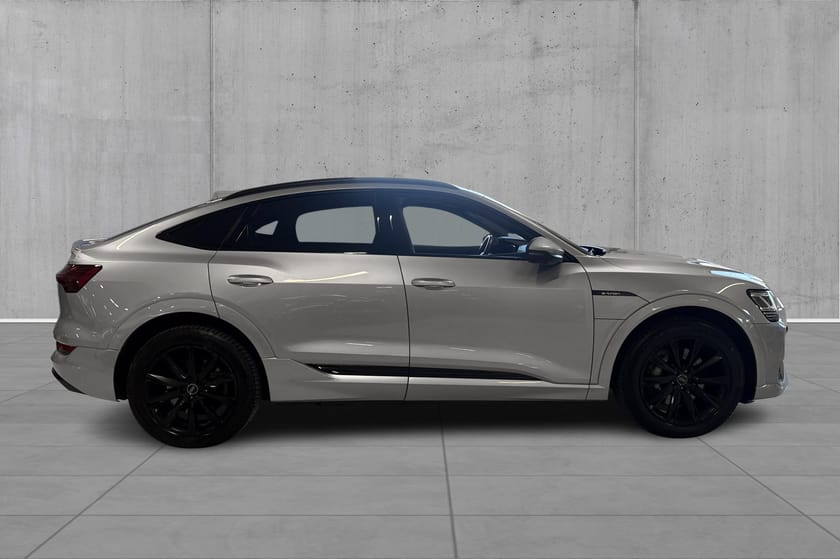 Bilde 4 av Audi e-tron Sportback 55 quattro S-Line, Matrix, Hengerfeste, 360 kamera, memory