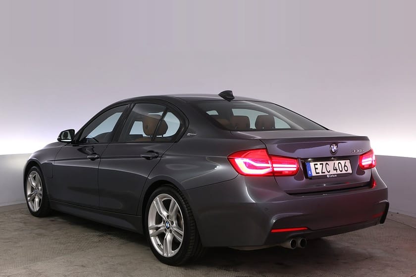 Bild 3 av BMW 330e Sedan M-sport Läder Kamera HUD H/K Adap.Farth 4,99%