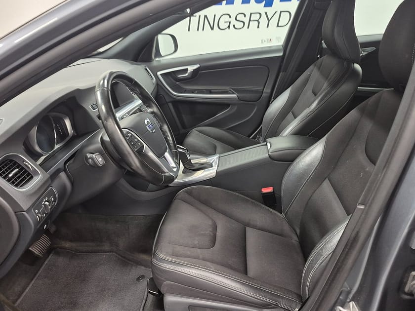Bild 2 av Volvo V60 TWIN ENGINE D5 Plug in AWD 231HK 4x4