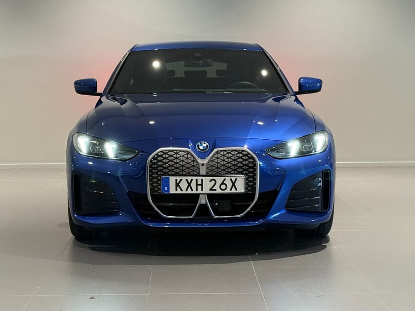 Bild 2 av BMW i4 eDrive40 Gran Coupé M Sport Innovation Drag Comfortpkt Adpt Farth
